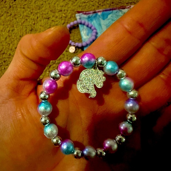 Fun set of 2 NWOT 🦄😊 bracelets w/sm Waterproof Anime style makeup/jewelry case - Picture 5 of 9